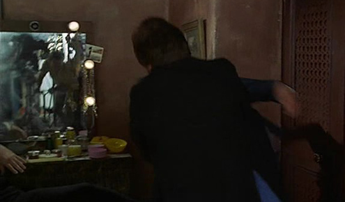 El hombre de la pistola de oro 1974